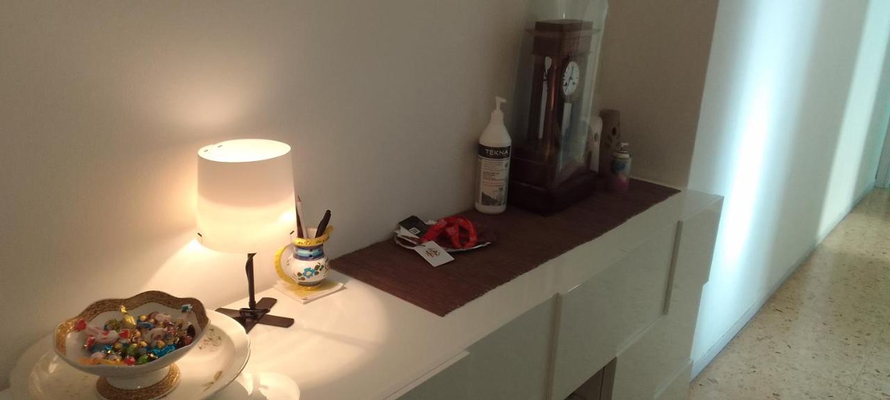"House Of Lella" Appartamento 2 Camere Da Letto Milano Exteriör bild